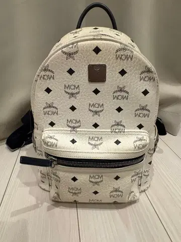 MCM 비세토스 백팩 화이트 스터드 백팩