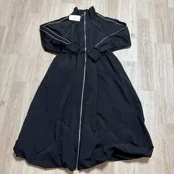 로리즈팜 집업 원피스