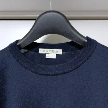 JOHN SMEDLEY 네이비 크루넥 스웨터