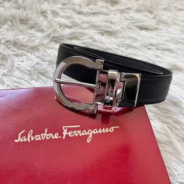 새상품급 레어 모델 페라가모 간치니 실버 버클 블랙 23 8260