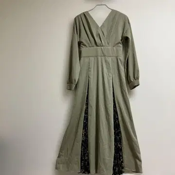 새상품 [RESEXXY] 그린 카슈쿨 스타일 꽃무늬 플리츠 드레스 긴팔