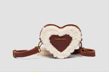 Dr. Martens 하트형 숄더백