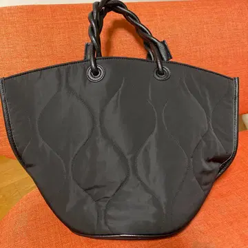 블랙 퀼팅 토트백