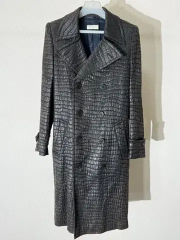 드리스반노튼 악어 엠보싱 인조 가죽 트렌치코트