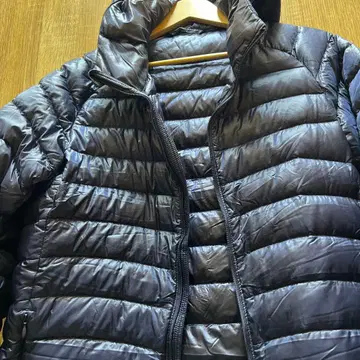 울트라 라이트 다운 자켓 후드 부착 유니클로 퍼플