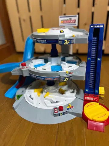 3층 주차장 완구 엘리베이터 포함 (정크제품)