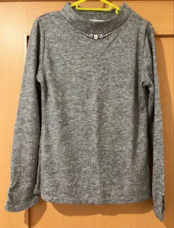 엑시즈팜 니트 장미 장식 보틀넥 그레이 M