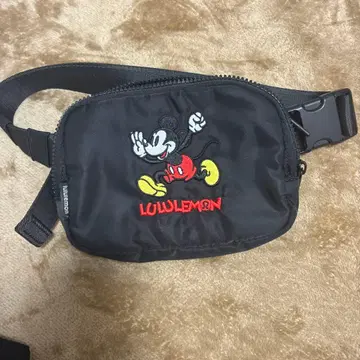 룰루레몬 미키마우스 웨스트 파우치