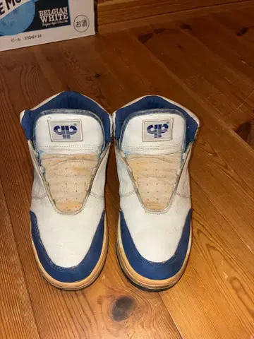 펠레펠레 스니커즈 28cm