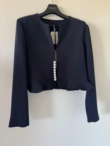 택 포함 새상품 페플럼 숏 자켓 노카라 자켓 펄 네이비