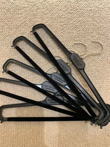 꼬르넬리아니 하의 행거 5개