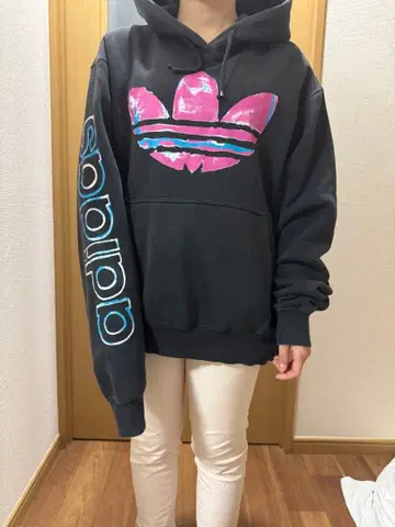 adidas 컬러풀 로고 후드 부착 후드티