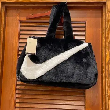 NIKE 나이키 스포츠 웨어 페이크 퍼 토트 블랙