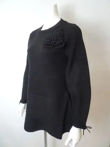 슈퍼 뷰티 가슴 부분 모티브 퍼프 슬리브 니트 튜닉