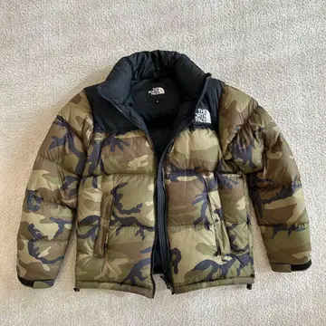 THE NORTH FACE 눕시 카모플라쥬 다운 자켓