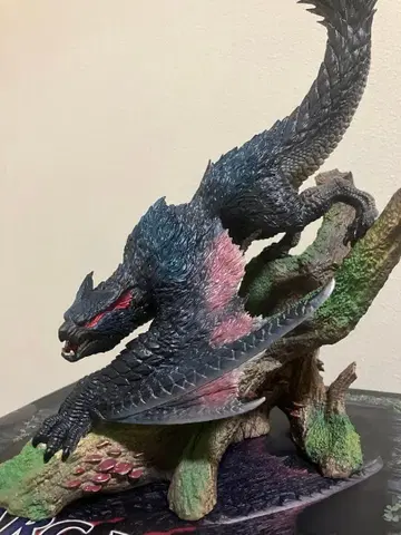 나르가쿠르가 크리에이터즈 모델