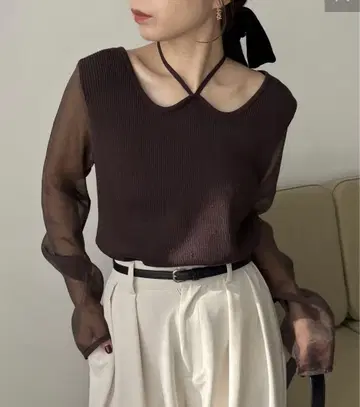 [ CAPRICIEUX LEMAGE ] 웨이브 넥 소매 시어 니트