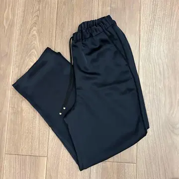 IENA 더블 새틴 릴랙스 팬츠 블랙 36 이지 팬츠