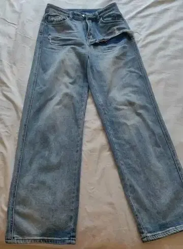 찢김 가공 하이웨스트 데님 팬츠 M 사이즈 무브랜드