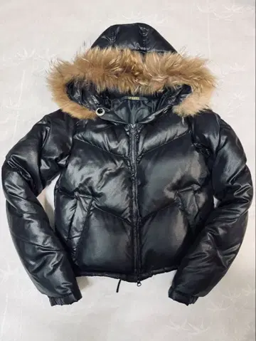 LIP SERVICE 퍼 트리밍 숏 다운 자켓 블랙