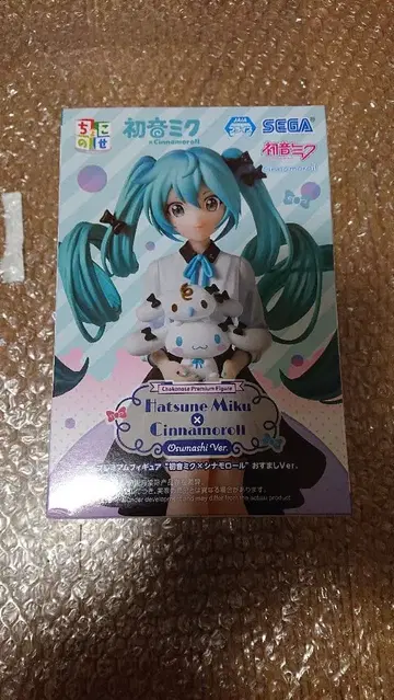 하츠네 미쿠 x 시나모롤 쵸코노세 프리미엄 피규어 오스마시 Ver.