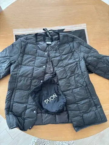 TAION 타이온 크루넥 7부 소매 다운 자켓 L 다크 차콜