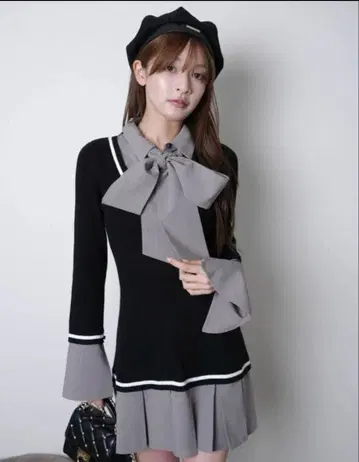 립서비스 셔츠 도킹 플리츠 원피스 블랙