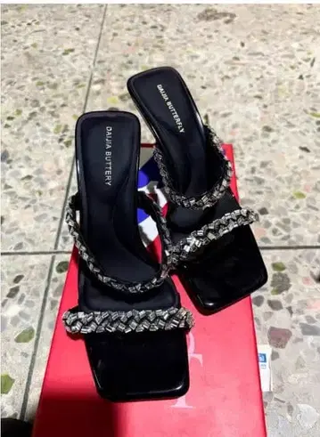 알렉산더 왕 플랫 샌들 사이즈 24 무브랜드