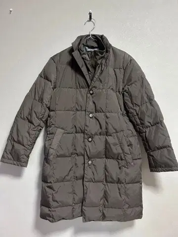 다크 브라운 다운 코트 무릎 기장