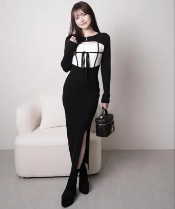 립서비스 데콜테 오픈 바이컬러 리본 니트 원피스