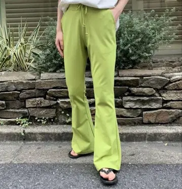 저널 스탠다드 플레어 팬츠 팬츠 그린 피스타치오