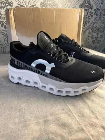 On Cloudmonster 2 27cm 스니커즈 블랙/화이트