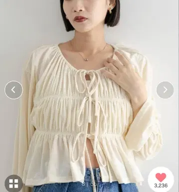 미사용 새상품 벨로아 셔링 블라우스 로리즈팜 라이트 그레이 F