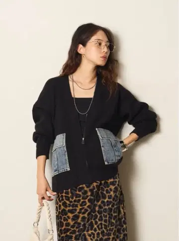 데님 포켓 지퍼 니트 가디건 ESICA 에시카