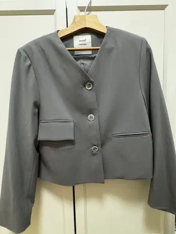 inouf 그레이 숏 자켓 한국