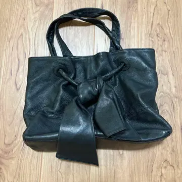 노브랜드 소프트 리본 토트백 숄더백 블랙 세련된 가죽