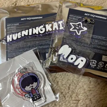 TXT ACT TOMORROW 아크릴 참 휴닝카이