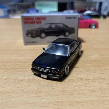 토미카 리미티드 세드릭