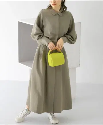 KBF 허리 턱 볼륨 슬리브 원피스 카키