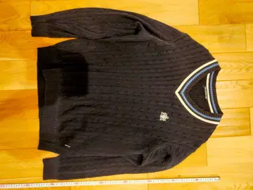 네이비 케이블 니트 V넥 스웨터