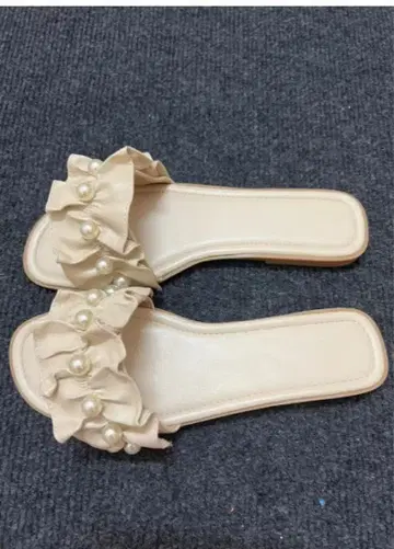 펄 프릴 샌들 베이지 24cm