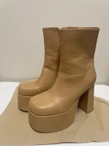 EMODA 스퀘어 숏부츠