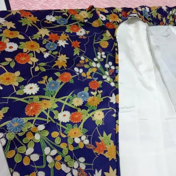 남색.꽃.코몬 기모노입니다