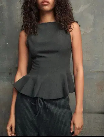 zara 리본 페플럼 프릴 핏 상의 S 사이즈