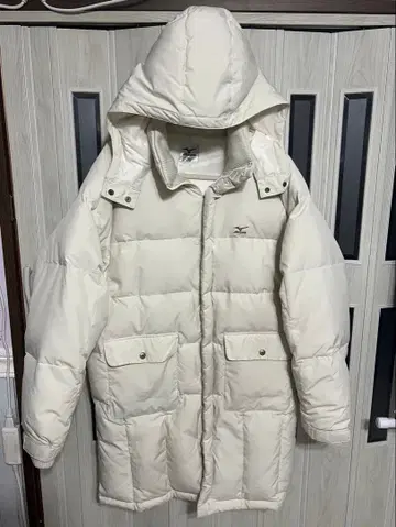 미즈노 화이트 다운 자켓 후드 부착 XL