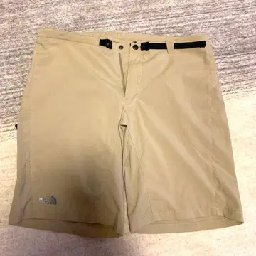THE NORTH FACE 베이지 숏팬츠