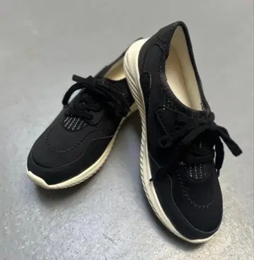 고베 사브리나 스니커즈