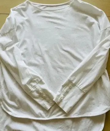 화이트 긴팔 상의 FC-772