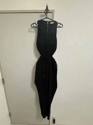 GYDA 블랙 점프수트