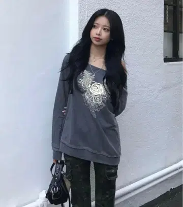 EMMY 플라워 디자인 원숄 티셔츠 에이미